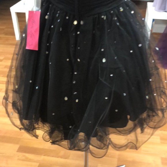 ✔️ Mori Lee prom dress (semi off shoulder) with rhinestones - Picture 8 of 10